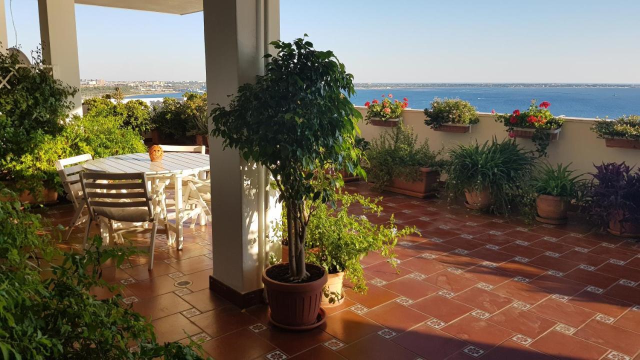 Amanda'S Panorama Apartman Taranto Kültér fotó