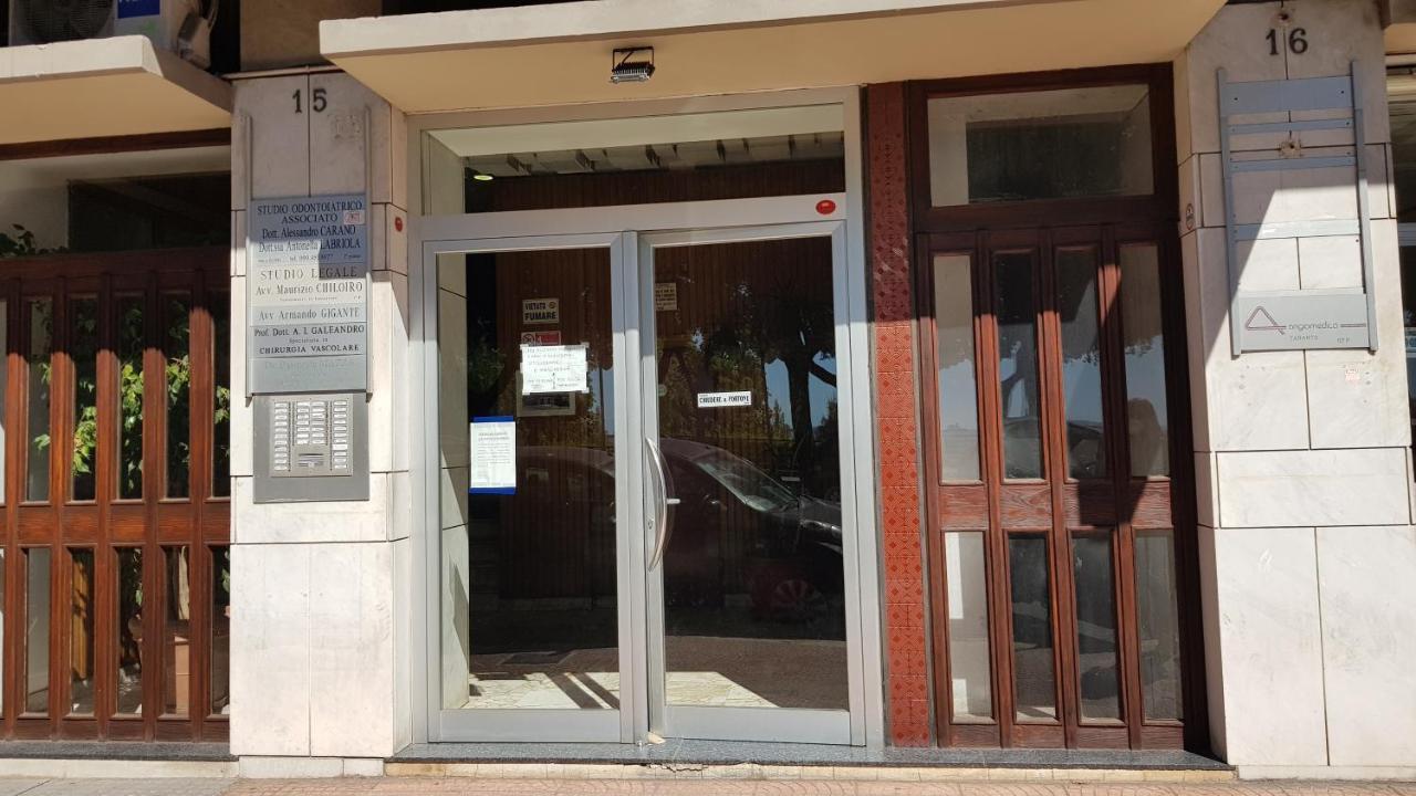 Amanda'S Panorama Apartman Taranto Kültér fotó