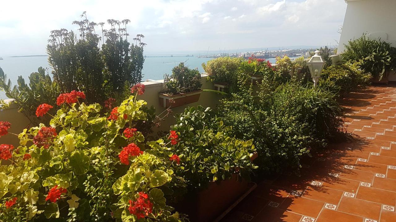 Amanda'S Panorama Apartman Taranto Kültér fotó